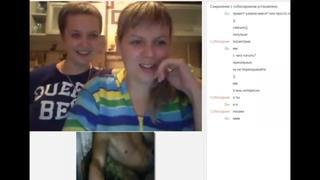 porn две девчули веселят парней чат рулетка omegle skype вирт школьница вебкамера молодые грудь показала сиськи развели porn
