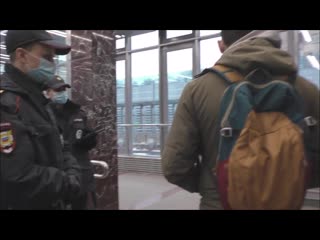 porn мент боится простых людей но докапывается до масок контролёрша тиктокерша разоблачила стримеров porn