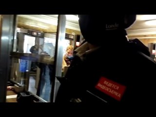 porn контролёры гку выманивают паспорт обманным путем и убегают с ним в будку посылают ментов подальше porn