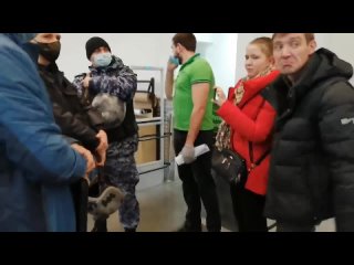 porn тотальный разнос qr кодного режима в леруа мерлен полиция с народом видео от подписчика porn