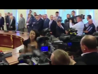 porn обнажённая негритянка пыталась сорвать встречу лукашенко и порошенко 21072017 porn