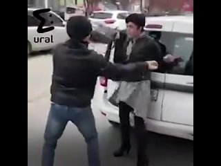 porn молодая калмычка завидя машину с российскими номерами резко вошла в ярость и бросилась в бой porn