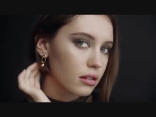 porn айрис лоу в рекламной кампании туши отburberry ultra black cat lashes porn
