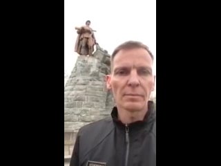 porn немец призвал почтить память советских воинов павших в годы вов и приехать к монументу в германии установленному в porn