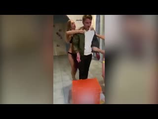 porn пьяные девушки в сауне раздели доставщика шаурмы porn