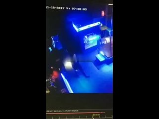 porn в ночном клубе в петербурге охранник проучил дикарей с кааза которые приставали к официантке porn