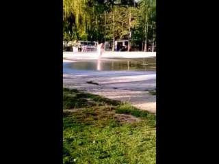 porn голая пенсионерка искупалась в фонтане в новороссийске porn