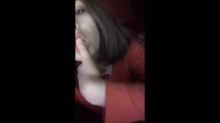 porn сексуальная юная девушка показала сосочки в periscope 18 красивая девочка показывает свою грудь для перископа porn