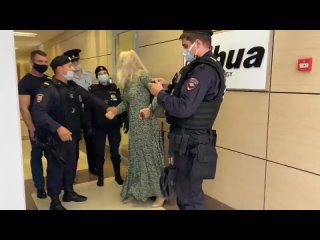 porn полиция задержала председателя профсоюза альянс врачей анастасию васильеву около офиса porn