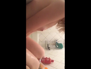 porn юля жужа показывает свои маленькие сисечки в ванной в перископе periscope porn