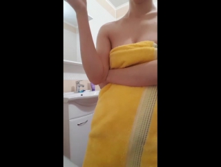 porn lati голенькая красуется в ванной в перископе periscope porn