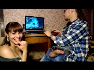 porn сосет брату пока тот играет в доту секс порно эротика минет инцест отсос хуй член сладко сосет студентка старается porn