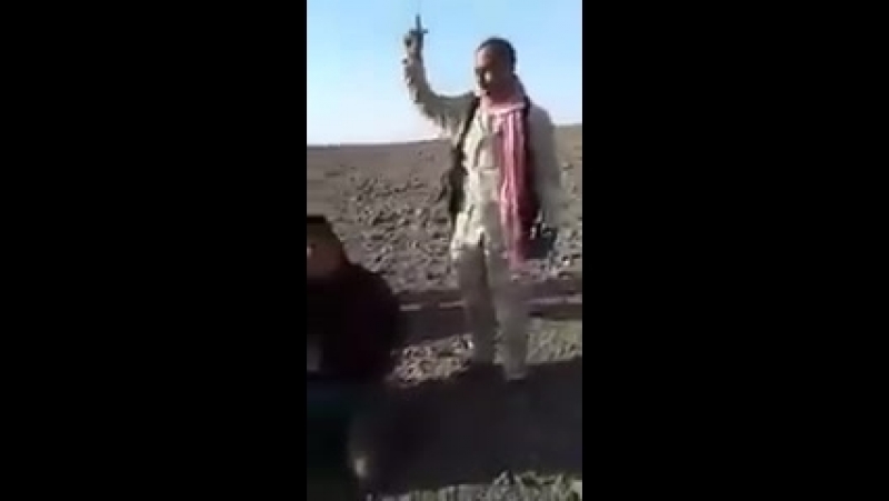 porn боевики молодые оппозиции и пленные сирийцы в сирийской пустыне porn