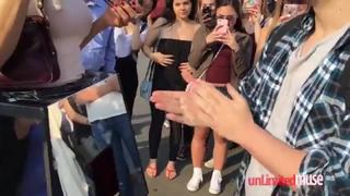 porn девушка на улице дает прохожим потрогать грудь и вагину реальная эротика porn