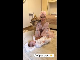 porn сладкая булочка орлова уложила дочку на пол и принялась нацеловывать в пухлую щеку porn