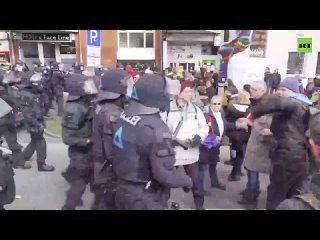 porn в немецком городе кассель акция против антиковидных ограничений переросла в драку porn