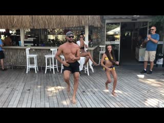 porn папа и дочка танцуют maluma gims hola senorita omur abay sena yilmaz new zumba choreo zumba fitness porn