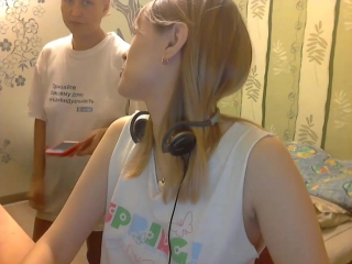 porn дочка случайно спалила мамины сиськи в чате не домашнее порно porn