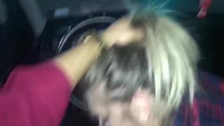 porn сосёт за айфон очень старается порно минет в машине porn