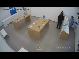 porn недовольный клиент плюнул в лицо девушке продавцу в центре новосибирска porn