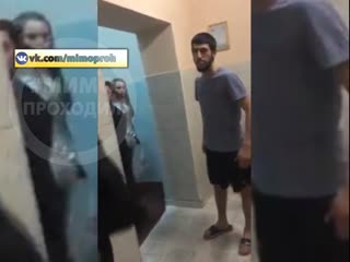 porn буйные соседи избили жителя дома за замечание не тусоваться в ночное время в подъезде москва porn