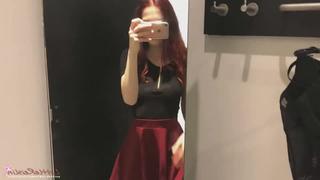 porn милашка разделась после школы в примерочной porn