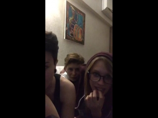 porn лесбиянки целуются на заднем фоне перископperiscope porn