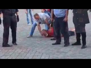 porn начальник ровд в волковыске беларусь разрывает ноздри лежащему на земле мужчине а вот это уже действительно porn