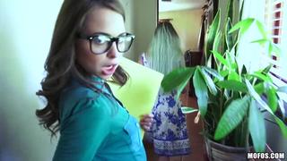 porn трахнул развратную риэлторшу пока жена смотрела дом porn