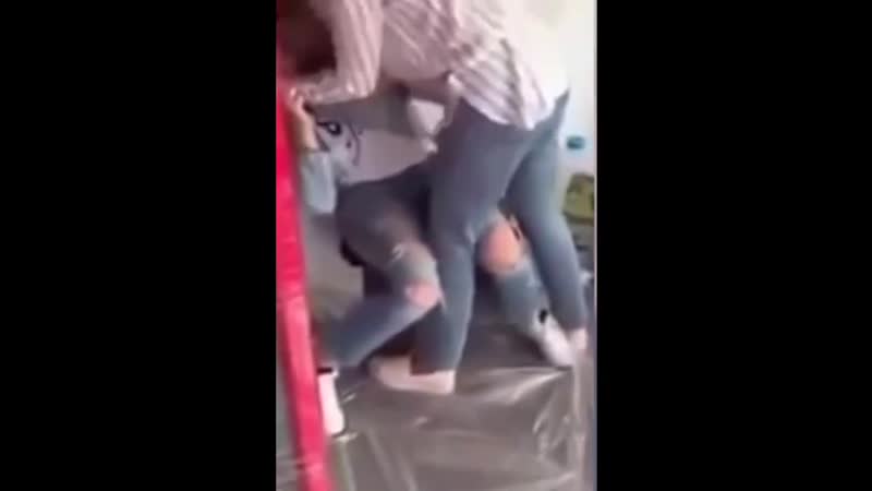 porn вписка застукала подругу на измене с мужем я тебя зарежу и уничтожу как тебе хер моего мужа час расплаты жёстко porn