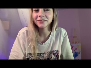 porn шалава показала маленькие сиськи и заматерилась так как размер е и саму не устраивает porn