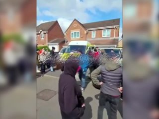 porn дерби англия англичане бузят против заселения по соседству семей из колоний проклятые молодые porn