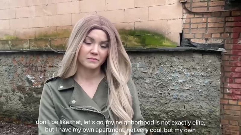 porn алекса миллс на улице сразу сказала что она без трусиков но в сексуальных колготках porn
