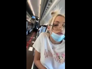 porn ледибой со здоровенным членом дрочит в самолёте porn
