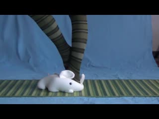 porn девочка медленно топчет любимую игрушку своего мальчика у него на глазах porn