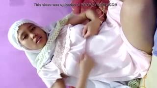 porn nonton bokep indo gadis hijab cantik sange colmek sampe crot porn
