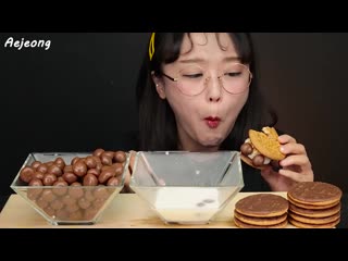 porn 우유에 다이제볼 말아먹기 초코볼 먹방 chocolate balls with milk mukbang eating sounds porn