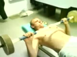 porn мужик обосрался поднимая штангу шпингалеты лопнули mp4 porn