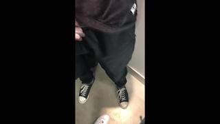 porn одноклассница глотает сперму после школы в торговом центре любительский минет на публике porn