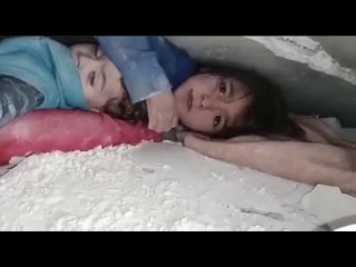 porn землетрясение в турции кадры братика и сестры находившихся под завалами уже 17 часов позже они были спасены 7 02 23 porn