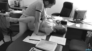 porn начальник выебал на работе замужнюю секретаршу домашнее русское порно с разговорами скрытая камера изменяет сучка porn
