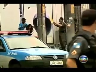 porn эпичный кадры снайпер спасает заложницу и возможно стоящих рядом безоружных полицейских porn