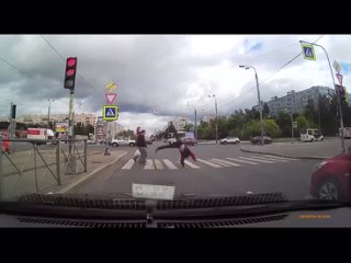 porn пьяный гимнаст исполнил трюк прямо на пешеходном переходе porn