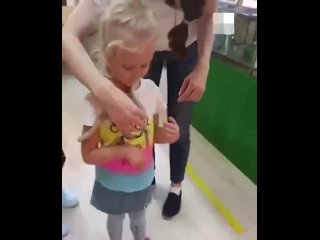 porn в екатеринбурге змея для фотосессий укусила девочку за щёку после того как она отобедала крылышками kfc porn