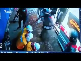 porn мьянма силовики военной хунты захватившей власть в стране избивают медиков волонтеров porn