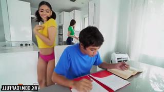 porn подруга с ее мамой ублажили парня threesome ffm жмж sex секс anal анал минет big tits ass teen milf porn