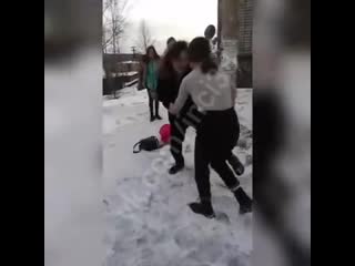 porn издеваются над школьницей драка жесть избиение 2020 усть куте porn