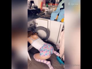 porn belle delphine stuck in wash machine sex бель дельфин застряла в стиральной машине секс порно sex porno 18 слив porn