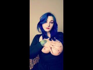 porn она показала свои большие сиськи демонстрирует свою грудь порно big boobs просто немного повеселиться porn