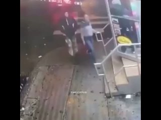 porn девушка позвала своего парня что бы разобраться с достающим ее гопником porn